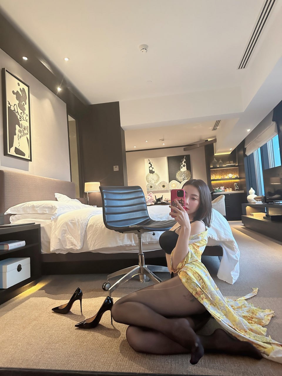 图片[2]套图库-美女套图库-精美私房套图库果儿Victoria – 黄色战袍 [23P]套图库-美女套图库-精美私房套图库套图库站